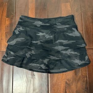 Athleta Girl Camo Lux Swing Skort Size Large 12 Tiered